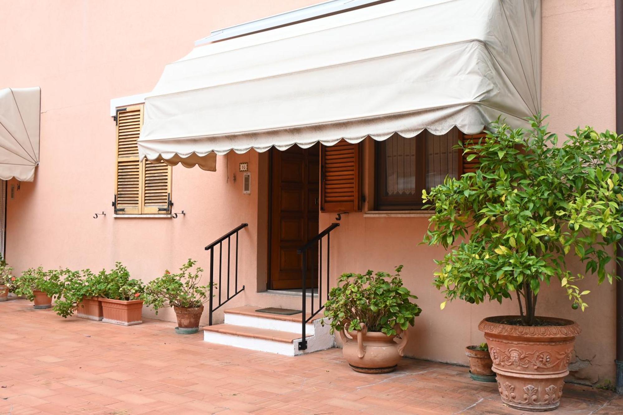 N080 - Numana, Bilocale Con Terrazzo In Centro Apartment Sirolo Exterior foto
